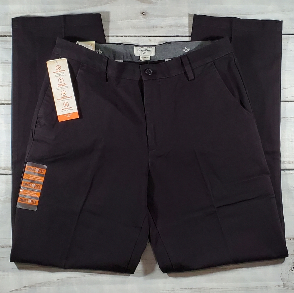 Dockers Mens Straight Fit Workday Khaki Flex Pants